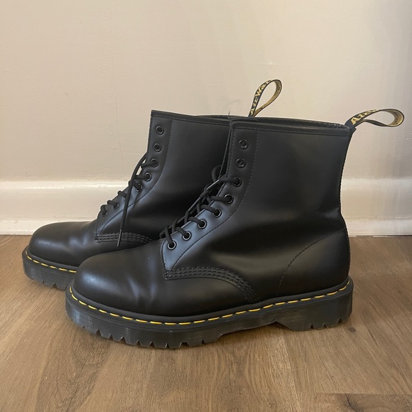 Doc Martens Black 1460 Smooth Leather Lace Up Boots - Picture 4 of 6